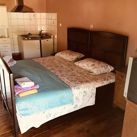 Hill House Marija Apartment Komiza Luaran gambar