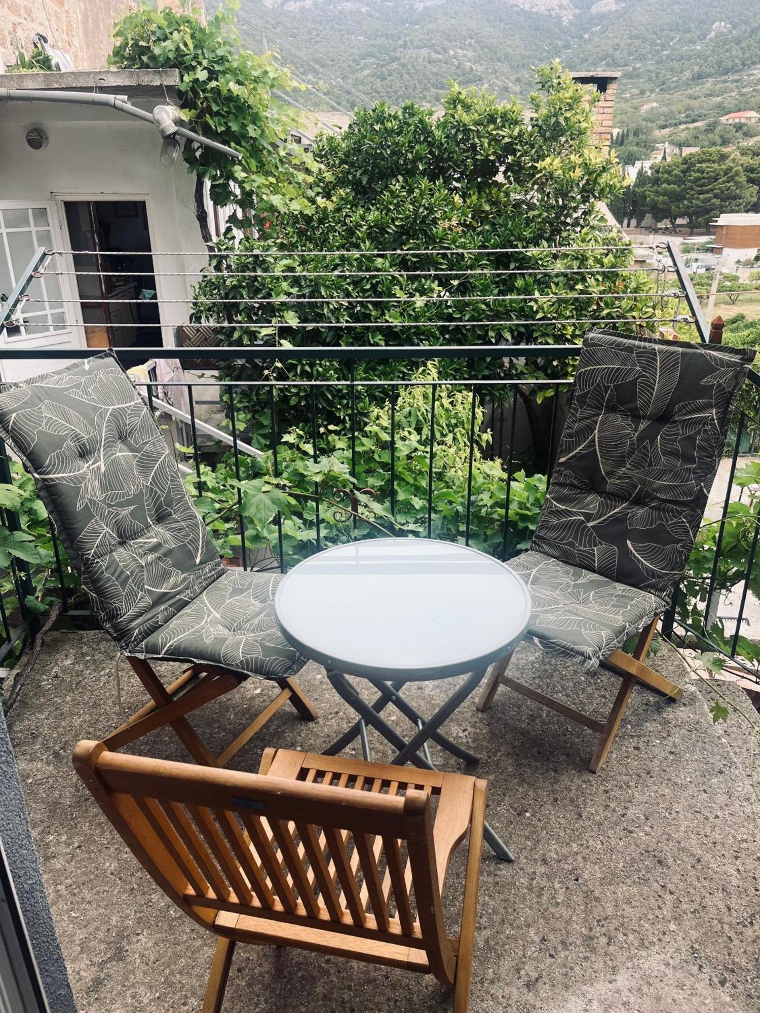 Hill House Marija Apartment Komiza Luaran gambar