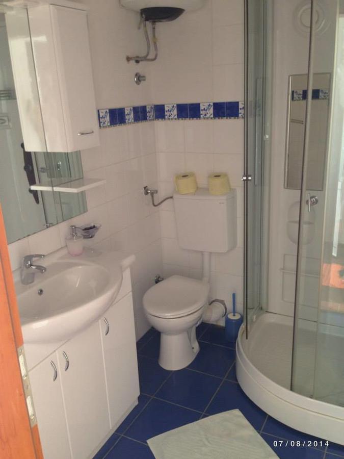 Hill House Marija Apartment Komiza Luaran gambar