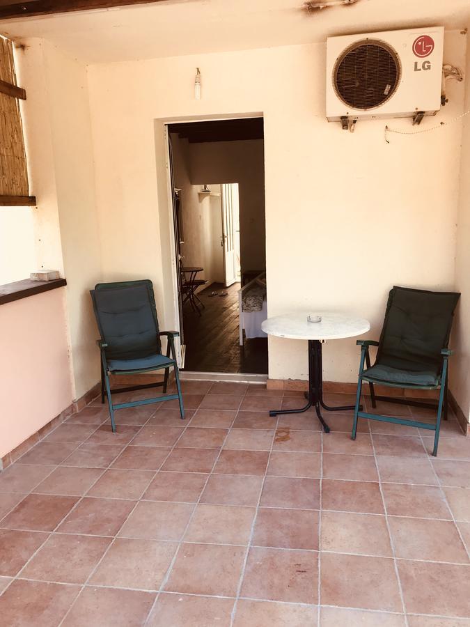 Hill House Marija Apartment Komiza Luaran gambar