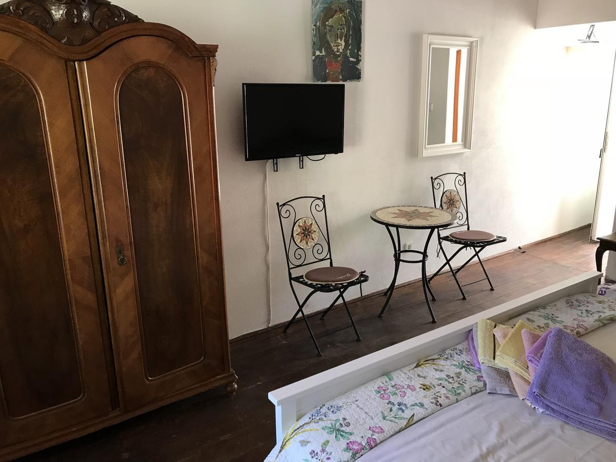 Hill House Marija Apartment Komiza Luaran gambar