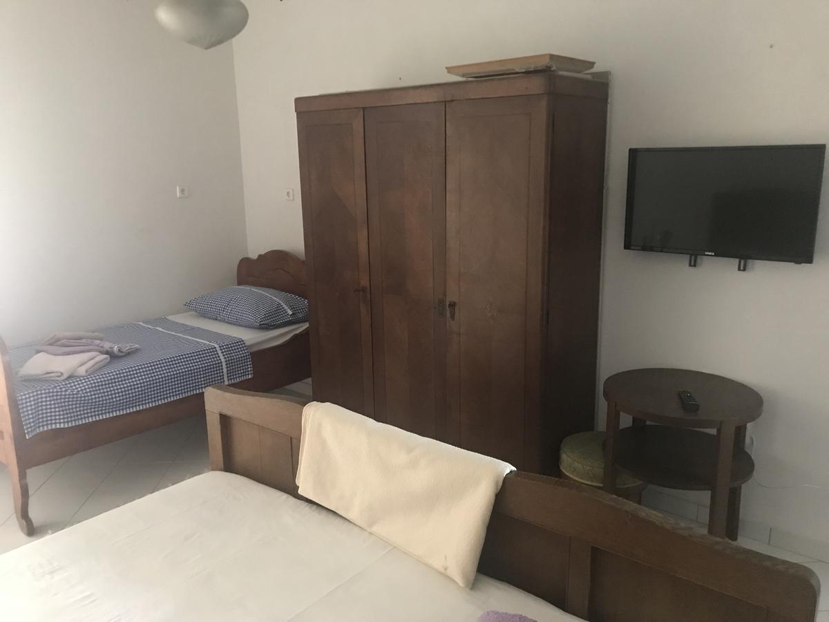 Hill House Marija Apartment Komiza Luaran gambar
